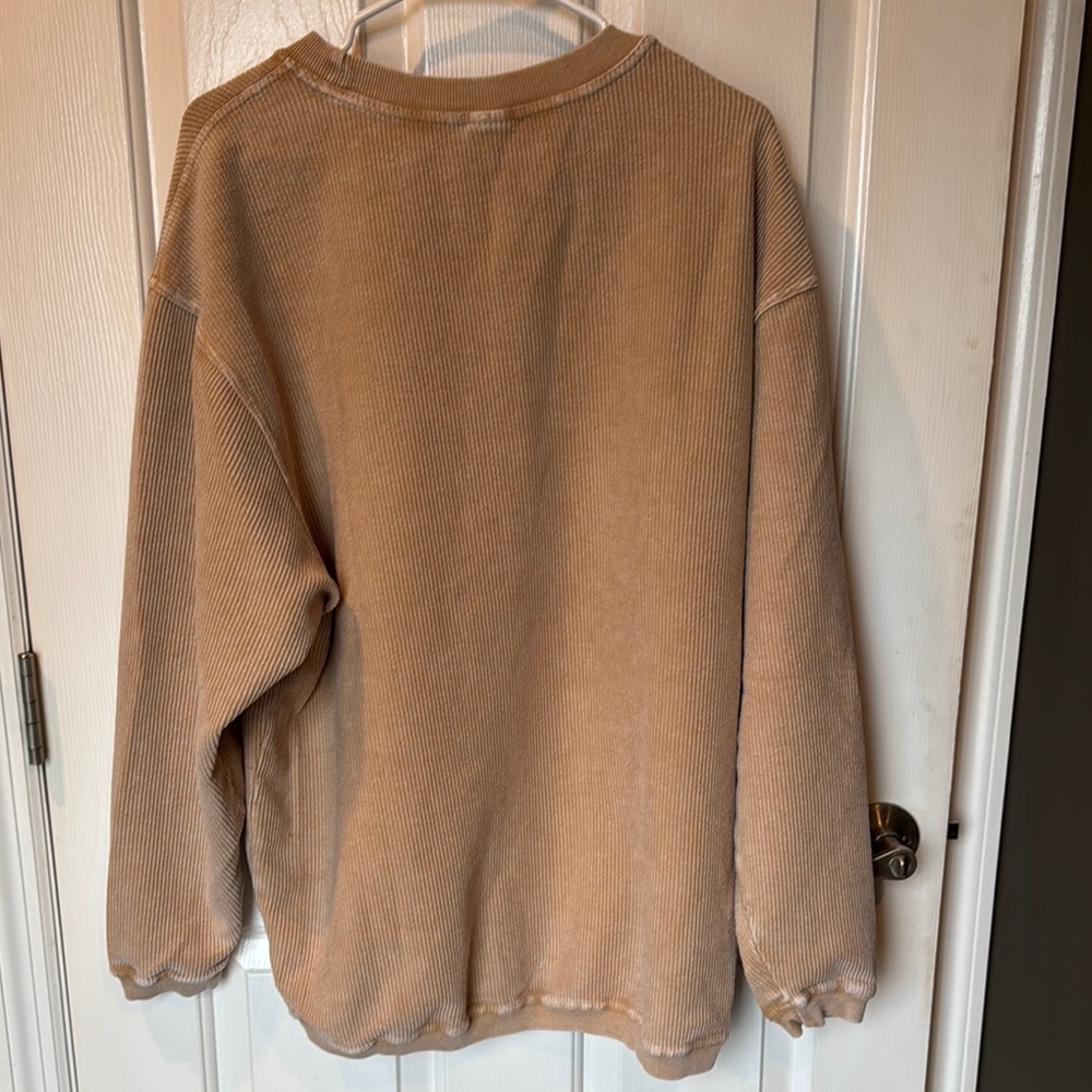 Cozy Tan Crewneck Sweatshirt with Relaxed Fit - Picture 4 of 4